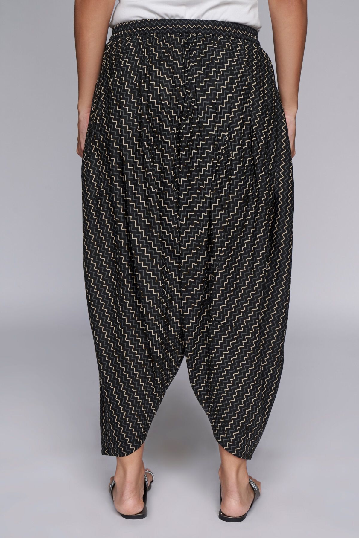 5 - Black Chevron Bottom, image 5